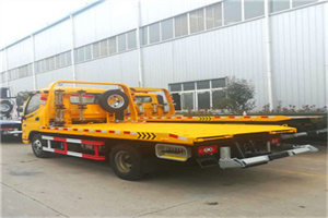 德格附近拖车救援搭电